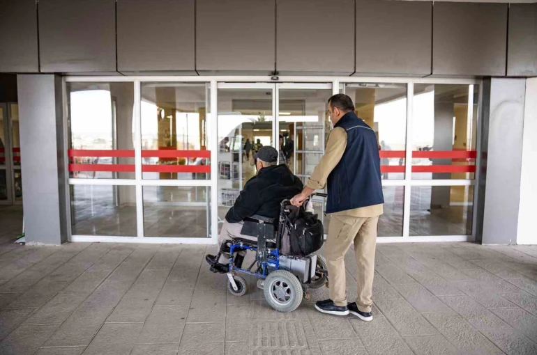 Gölbaşı Belediyesinden engelli ve hasta vatandaşlara ücretsiz nakil hizmeti 