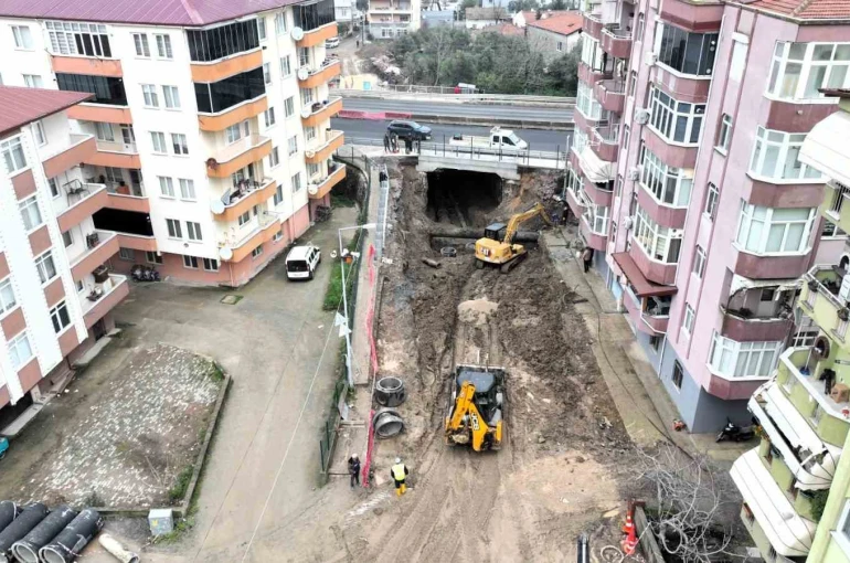 Gölcük Ulaşlı’da inşa edilen alt geçit projesiyle ulaşım kesintisiz hale gelecek 