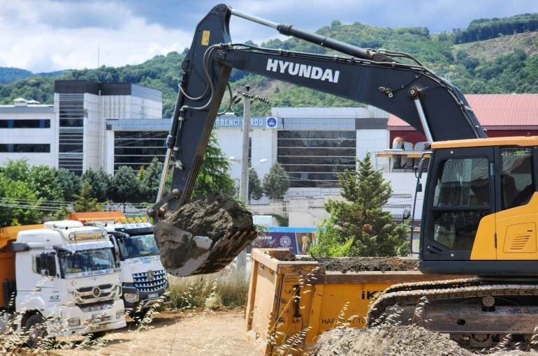 Gölcük’te dev spor kompleksinin hafriyat çalışmaları başladı 