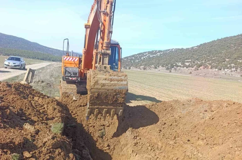 Göle dönen Kuru Ova’daki sular Beyşehir Gölü’ne aktarılıyor 