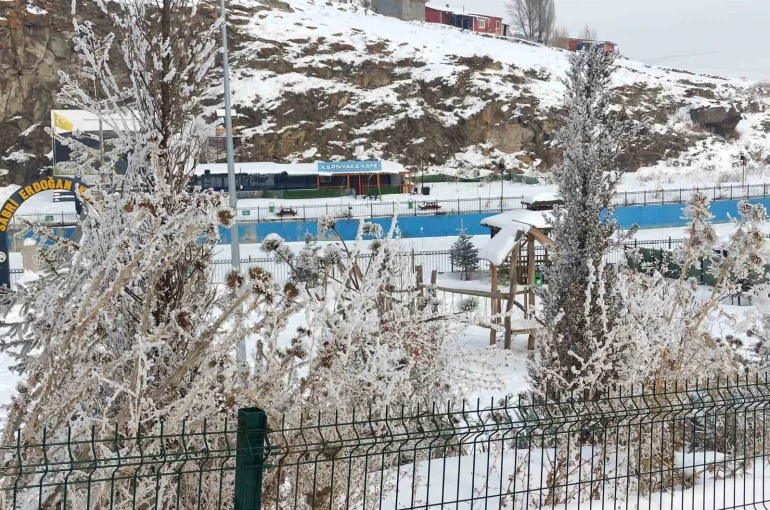 Göle ilçesi eksi 20 dereceyle dondu