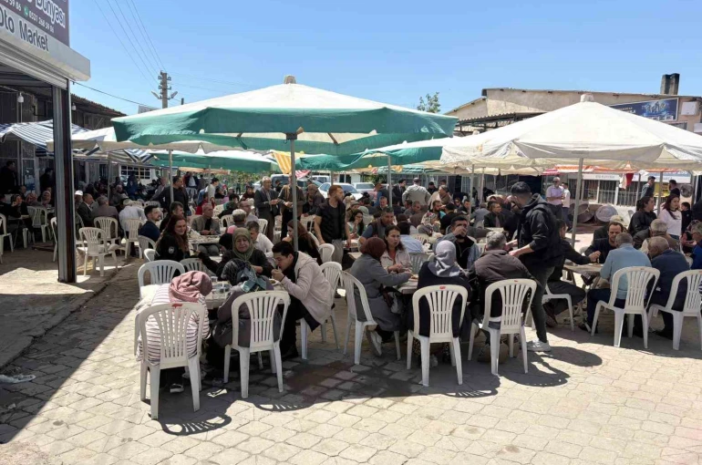 Gördes Sanayi Sitesi’nden 6 bin kişilik hayır yemeği 