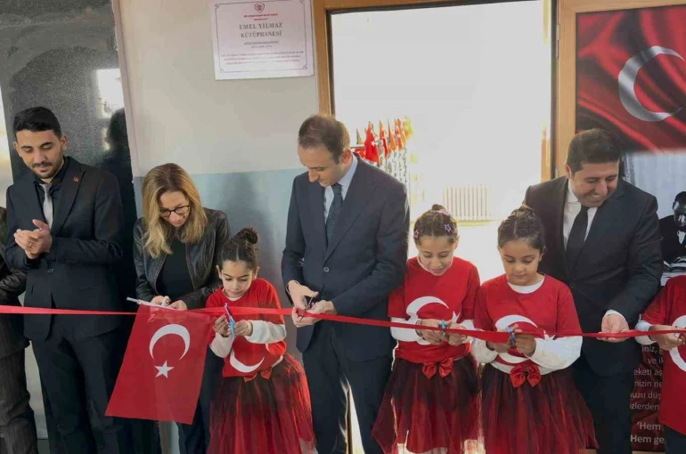 Güçlükonak’ta köy okulunda kütüphane açıldı 