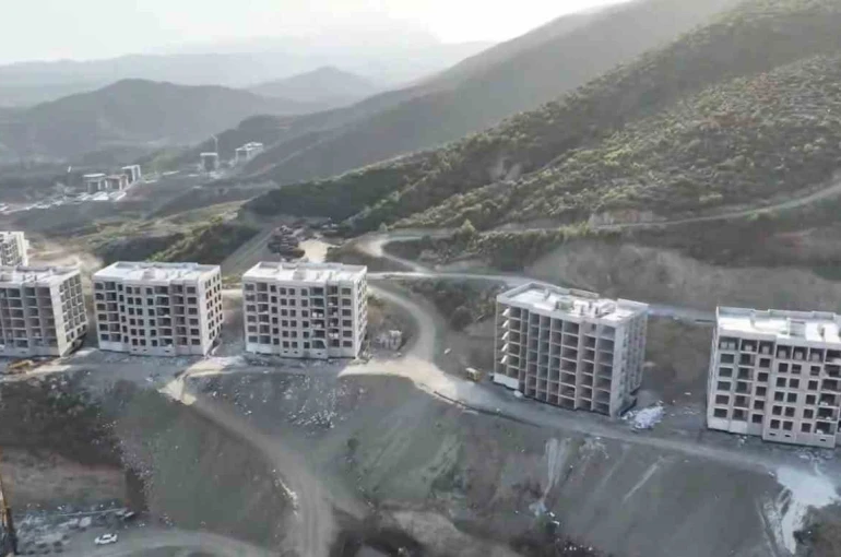 Gülderen Mahallesi’nde 2.etap TOKİ konutları yükseliyor