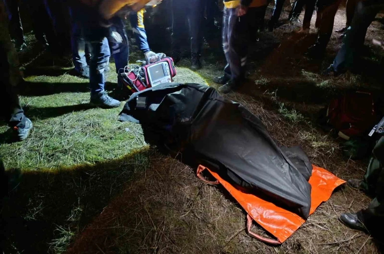 Gümüşhane’deki yangında bazı kısımları çöken binada yaşlı adamın cansız bedeni bulundu