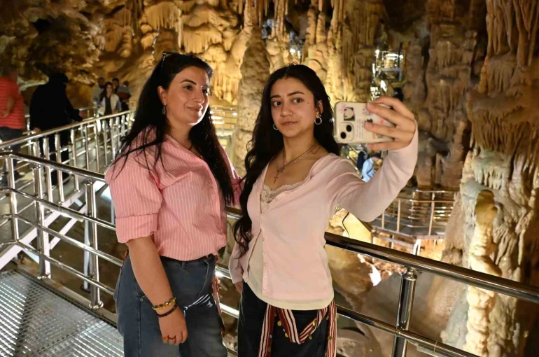 Gümüşhane’nin yer altı sarayı 110 bin ziyaretçi ağırladı 