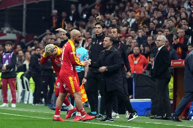 Günay Güvenç ve Ahmed Kutucu ıslıklandı 