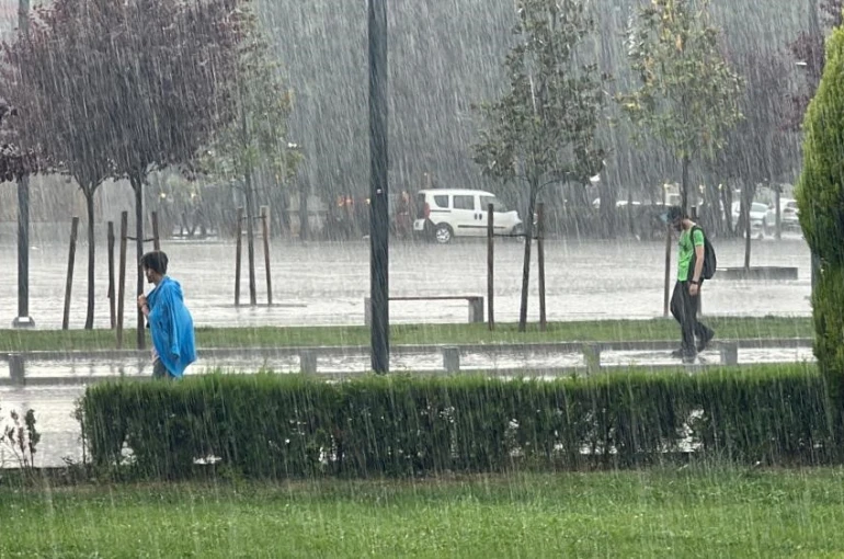 Güneşli hava yerini yağmurlara bırakacak
