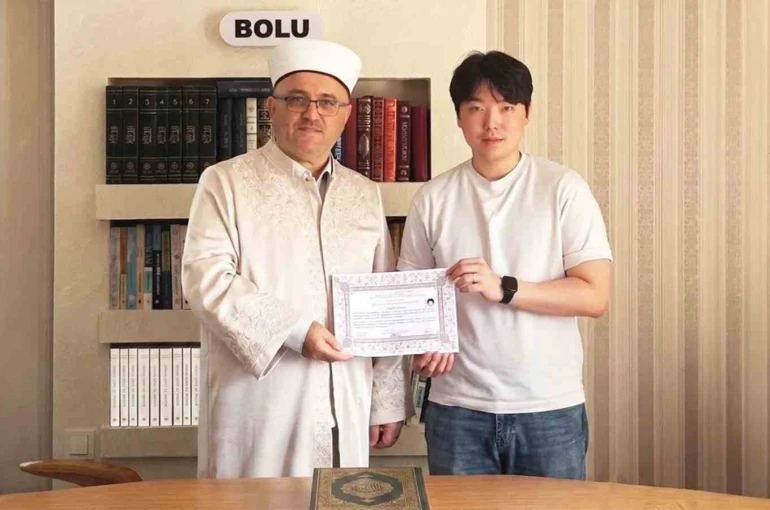 Güney Koreli genç Bolu’da Müslüman oldu