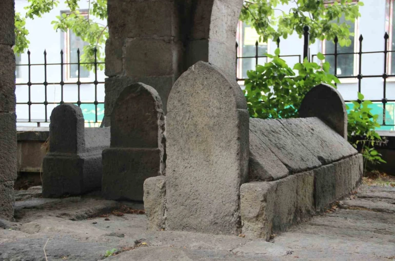 Gürcü kralının kızı Erzurum’da çıktı: Mezar kitabesinde dikkat çeken sözler 