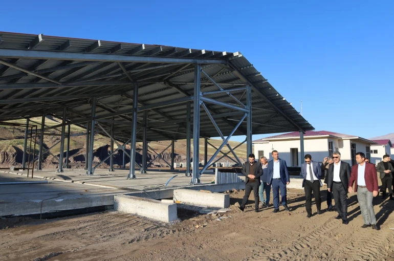 Güroymak’ta "Hayvan Pazarı ve Mezbahanesi" projesi devam ediyor 