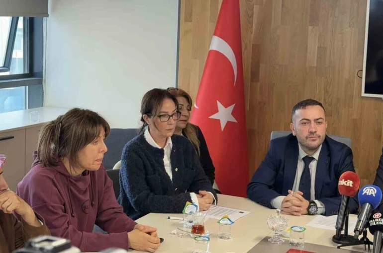 Gürsel Tekin: "Toplumsal barış sadece siyasetin değil, insanlığın meselesidir" 