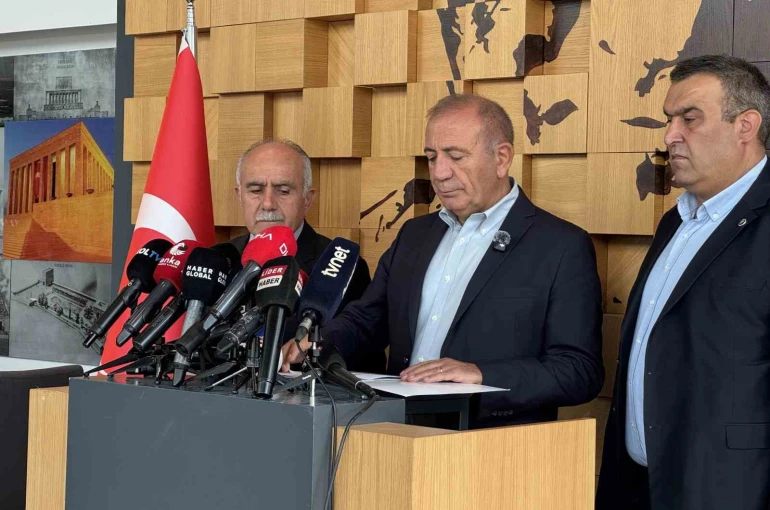 Gürsel Tekin’den Özgür Özel’e: "Arkadaşlarımızın tutuklu olmalarına sebep olanlarla ilgili işlem yapmalarını beklerdim" 