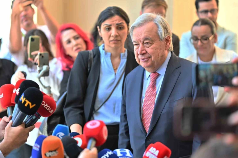 Guterres: "İki toplumun liderleriyle de son derece yapıcı görüşmeler gerçekleştirdim" 