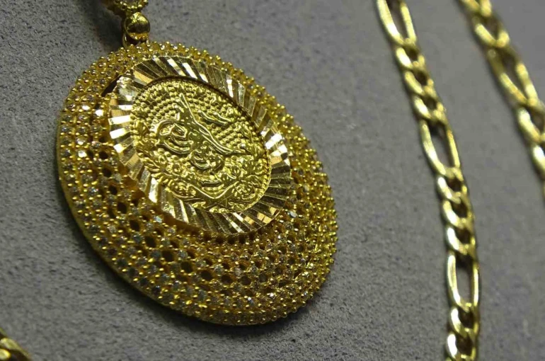 Güvenli liman altın yatırımcısını güldürdü, döviz ise üzdü 