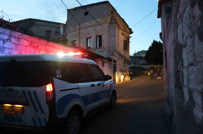 Haber alınamayan adam evinde ölü bulundu