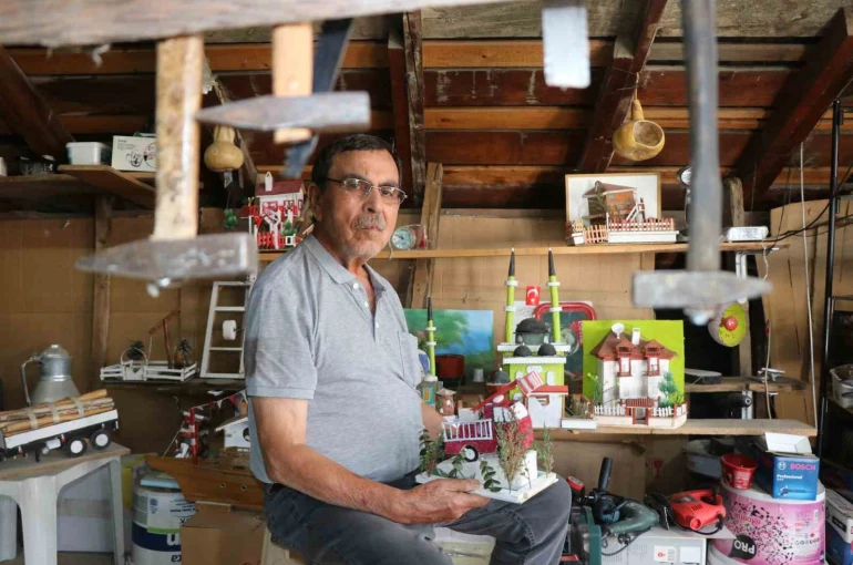 Hafızasındaki Bolu’yu çatı katında yeniden inşa ediyor