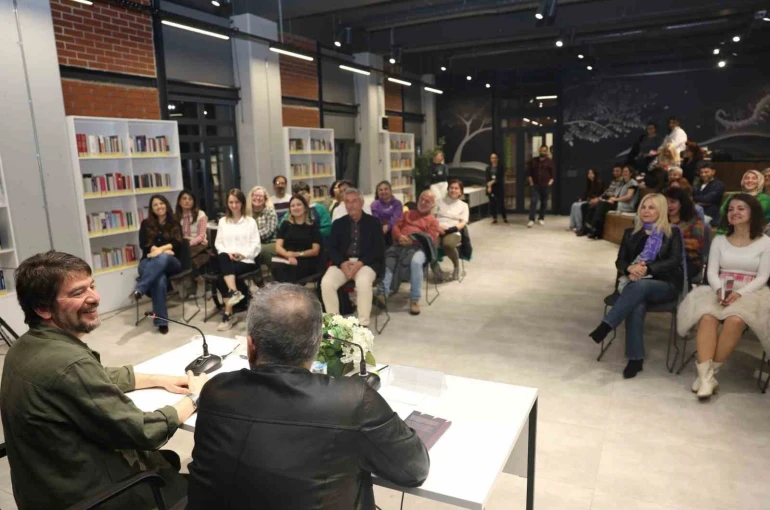 Hakan Bıçakçı, TikTok çağında edebiyatı sürdürmeyi Nilüfer’de anlattı 