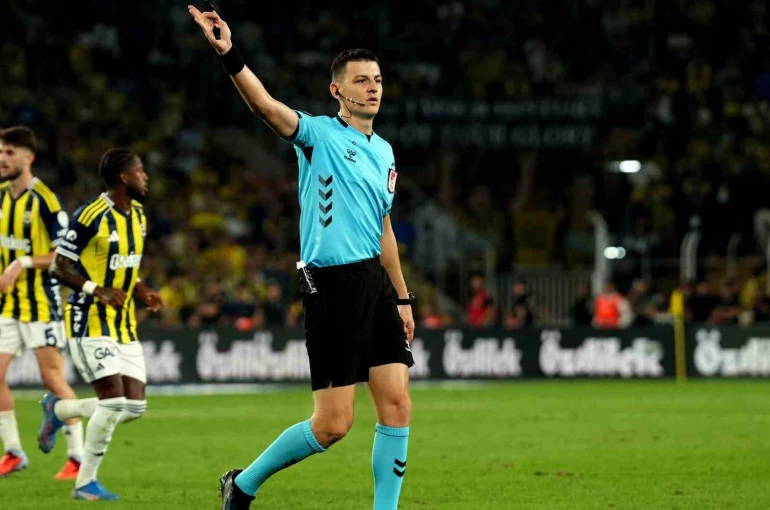 Hakem Ozan Ergün, Fenerbahçe - Trabzonspor maçında 2 kez VAR’a gitti 