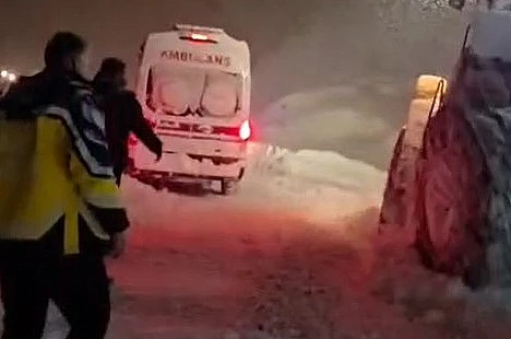 Hakkari’de hasta kurtarma operasyonu 