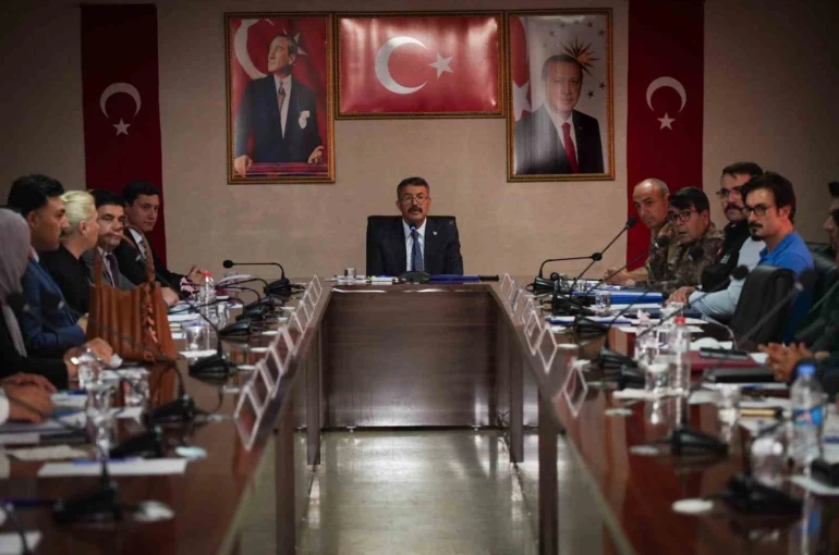 Hakkâri’de kadına şiddetle mücadele toplantısı 