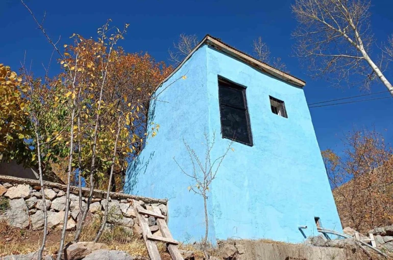 Hakkari’de köylerin içme suyu depoları yenileniyor 