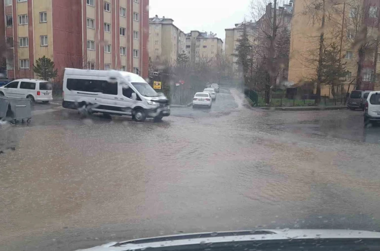 Hakkari’de sağanak alarmı 