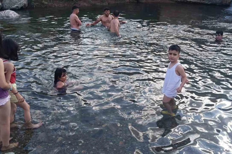 Hakkari’de sıcaklara karşı doğal çözüm