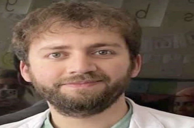 Hakkarili genç öğretmen toprağa verildi 