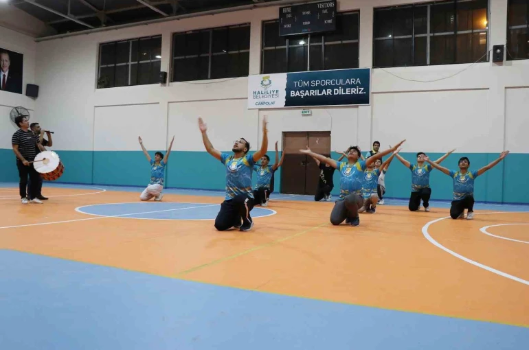 Haliliye’deki halk oyunları kursu ilgi görüyor 