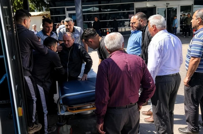 Halk otobüsü şoförü fenalaşan yolcu için direksiyonu hastaneye çevirdi 
