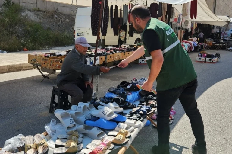 Halk pazarında bağımlılıklara karşı farkındalık çalışması 