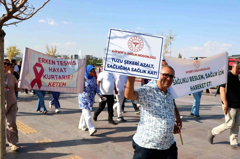 Halk Sağlığı Haftası’nda ‘sağlıklı yaşam için yürüyüş’ 