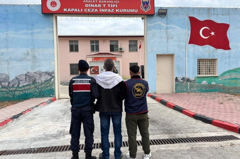 Hapis cezasıyla aranan şahsı jandarma yakaladı 