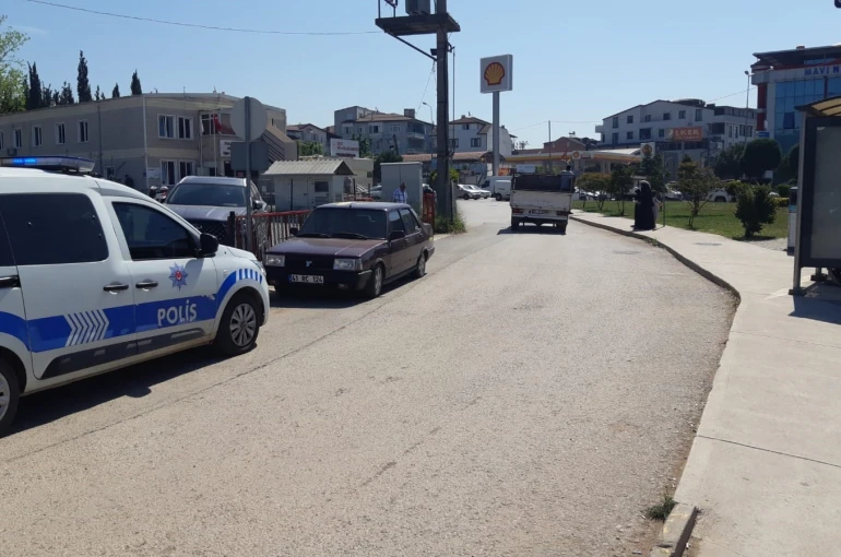 Hastane önünde tartıştığı kadını bıçakladı 
