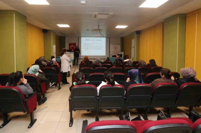 Hastane personeline etkili iletişim ve hitabet eğitimi 