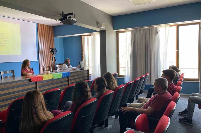 Hastane personeline hijyen ve güvenlik eğitimi verildi 