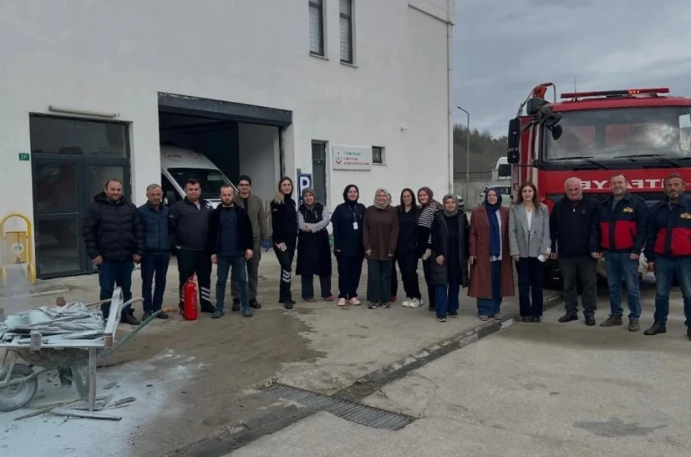 Hastane personeline yangına müdahale eğitimi