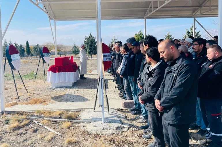 Hastaneden ayrılıp ölü bulunmuştu! Konyalı polis memuru son yolculuğuna uğurlandı