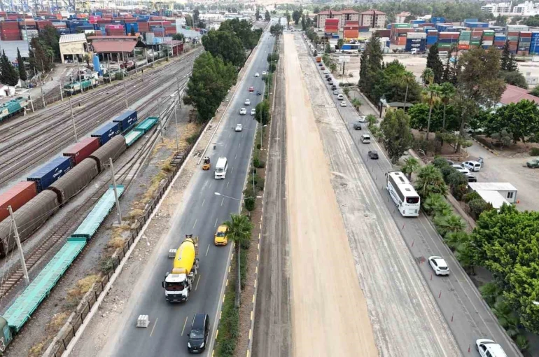 Hatay Büyükşehir Belediyesi, İskenderun’da yıllardır süren trafik sorununa son verdi 