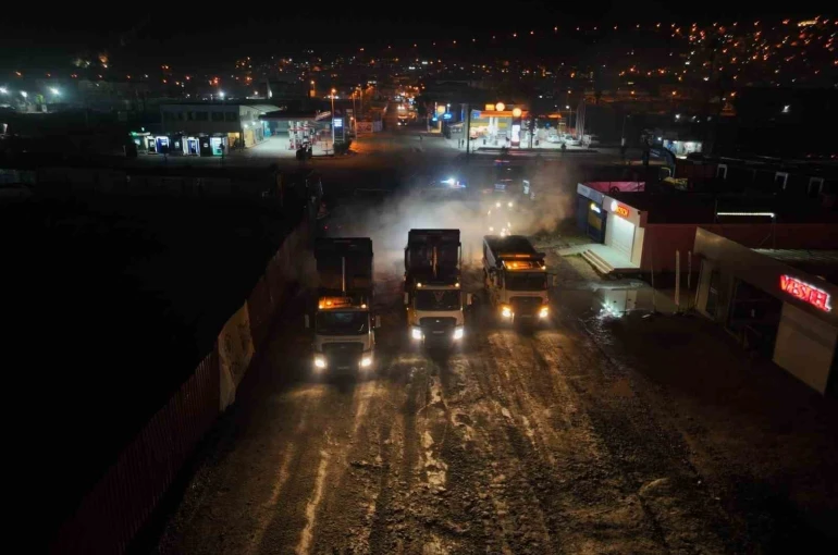 Hatay Büyükşehir Belediyesi ve Antakya Belediyesi’nden asfalt seferberliği 