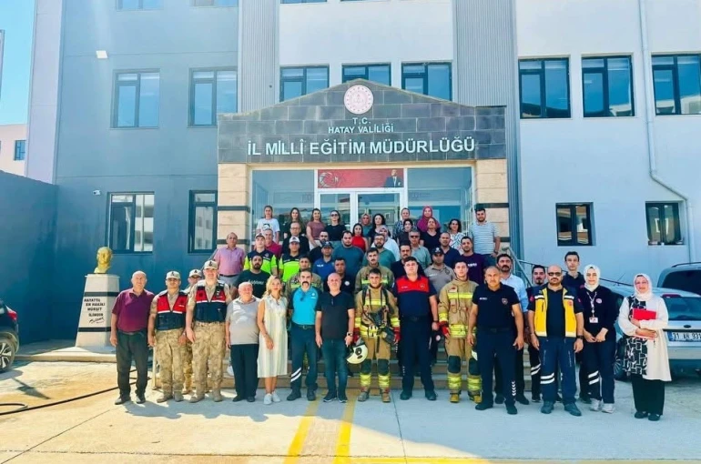 Hatay İl Milli Eğitim Müdürlüğü’nde yangın eğitimi ve tatbikat düzenlendi