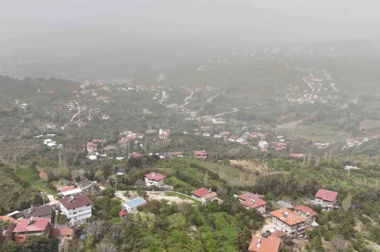 Hatay’da çöl tozu etkisini sürdürüyor