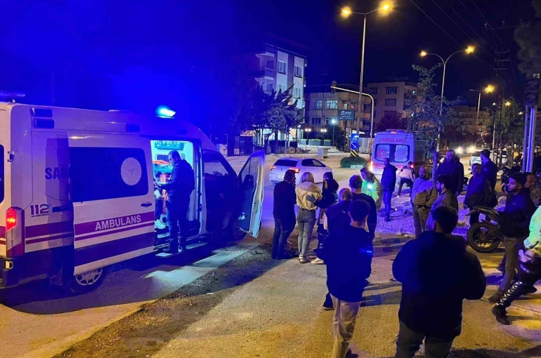 Hatay’da otomobille motosiklet çarpıştı: 3 yaralı 