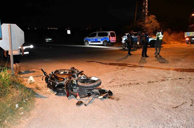 Hatay’da otomobille motosiklet çarpıştı: 4 yaralı 