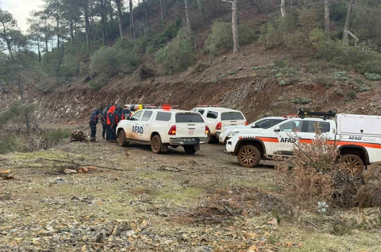 Hatay’da penceredeki sinekliği parçalayarak evden ayrılan psikolojik rahatsızlığı olan genç 5. günde aranıyor
