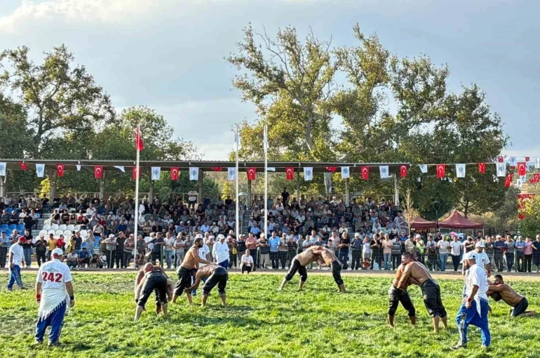Havran’da Seyitonbaşı Yağlı Güreşleri coşkusu 
