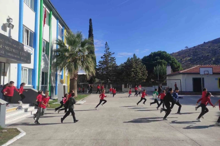 Havran’da tüm okullarda eş zamanlı tahliye tatbikatı yapıldı 