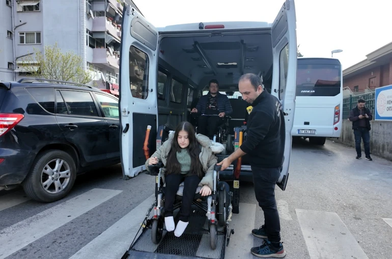 Hayallere giden yolda Engelsiz Taksi köprü oldu 