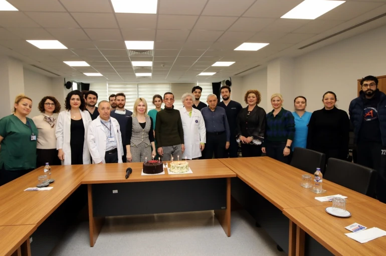 Hayata 14 yıldır başka bir yüzle bakıyor: Türkiye’nin ilk yüz nakli, 14 yıl sonra yeni hayatının mimarlarıyla yeniden buluştu 